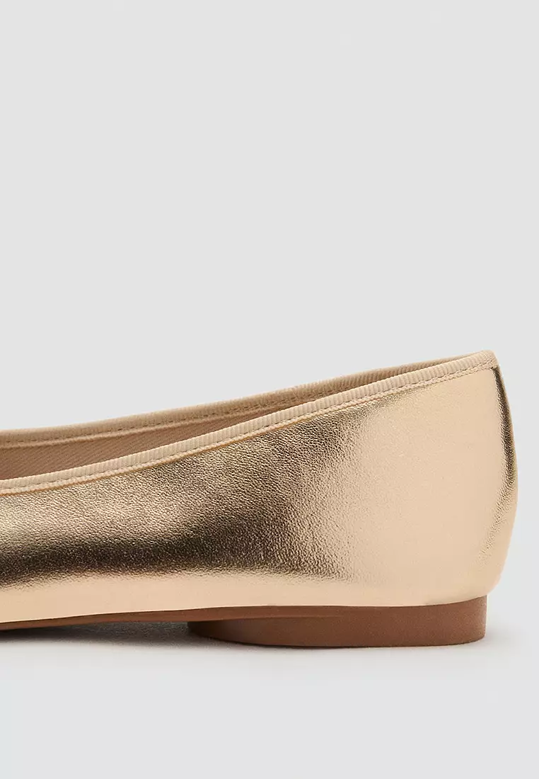 Metallic Ballet Flats With Bow