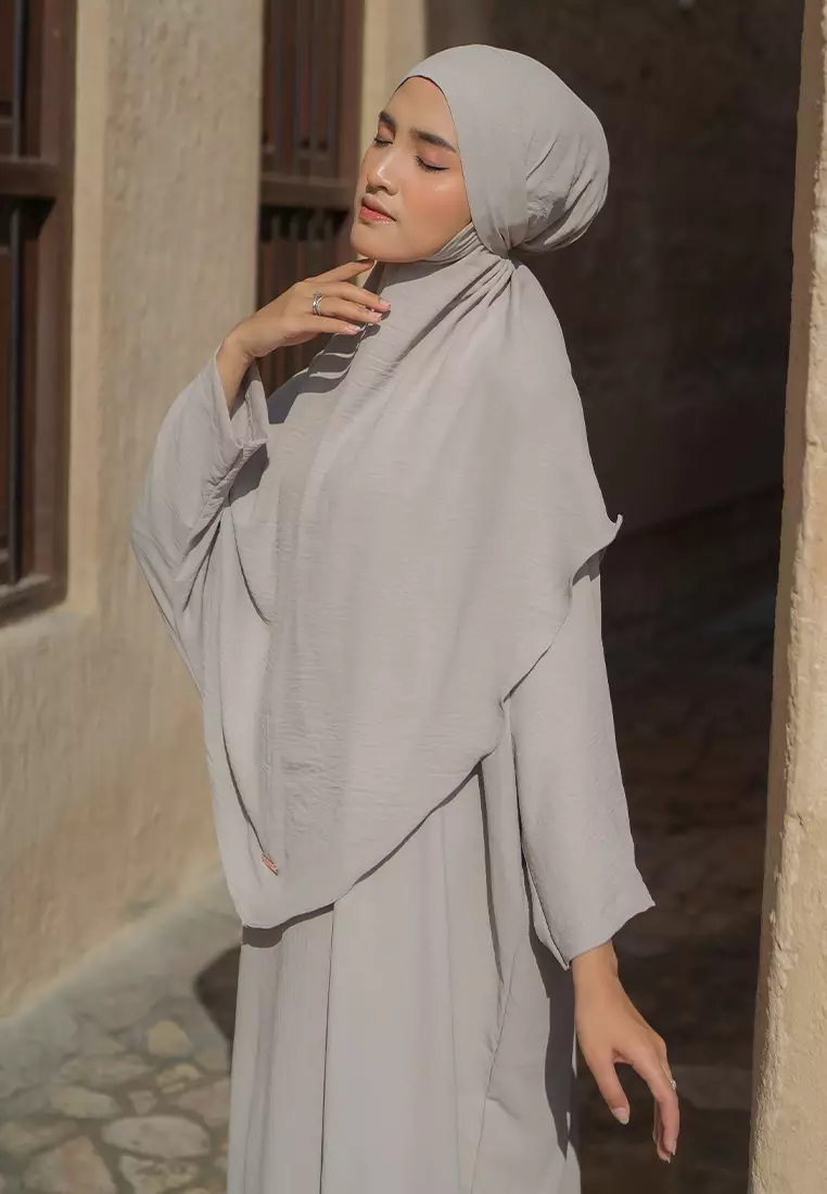 Hasna Abaya Set Cream Almond