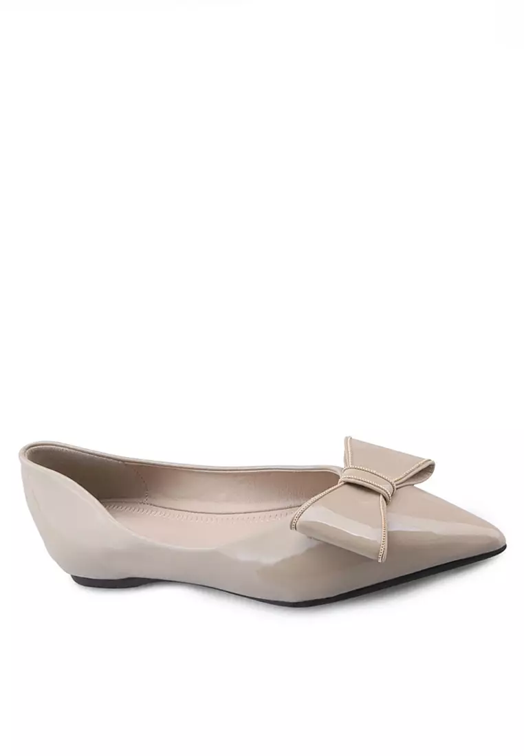 Discount on Twenty Eight Shoes  shoes - SKU: Pointed Patent Leather Flat Shoes Hr1308-12