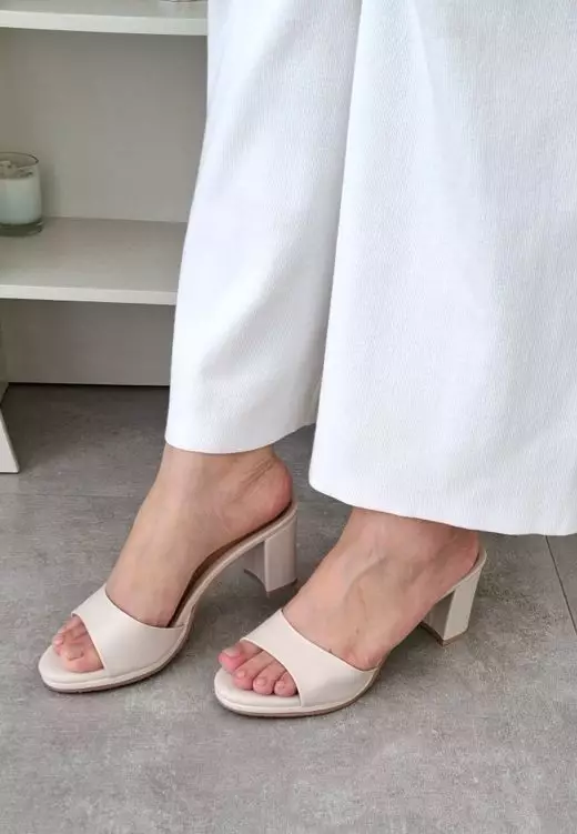 Nicholas Edison Heel Kanaya Cream