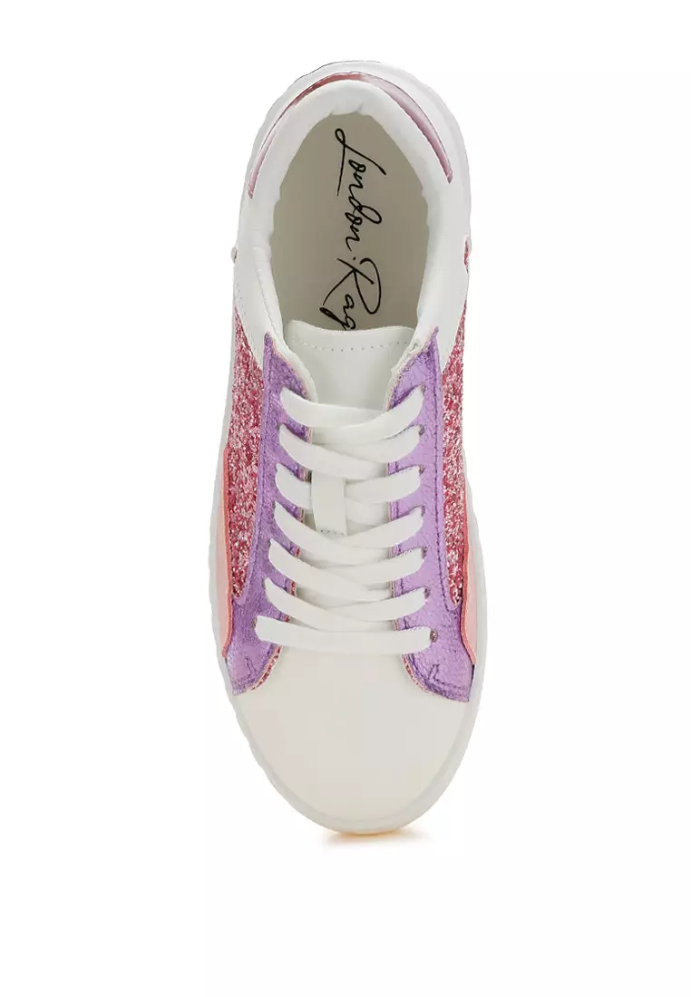 Sepatu Kulit Imitasi Berkilau dalam Warna Pink