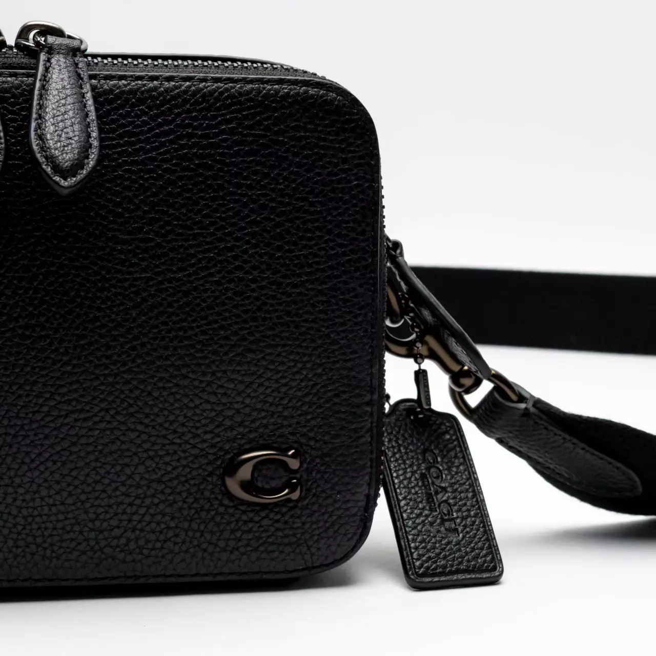 Charter 19 Crossbody Bag Grained Black