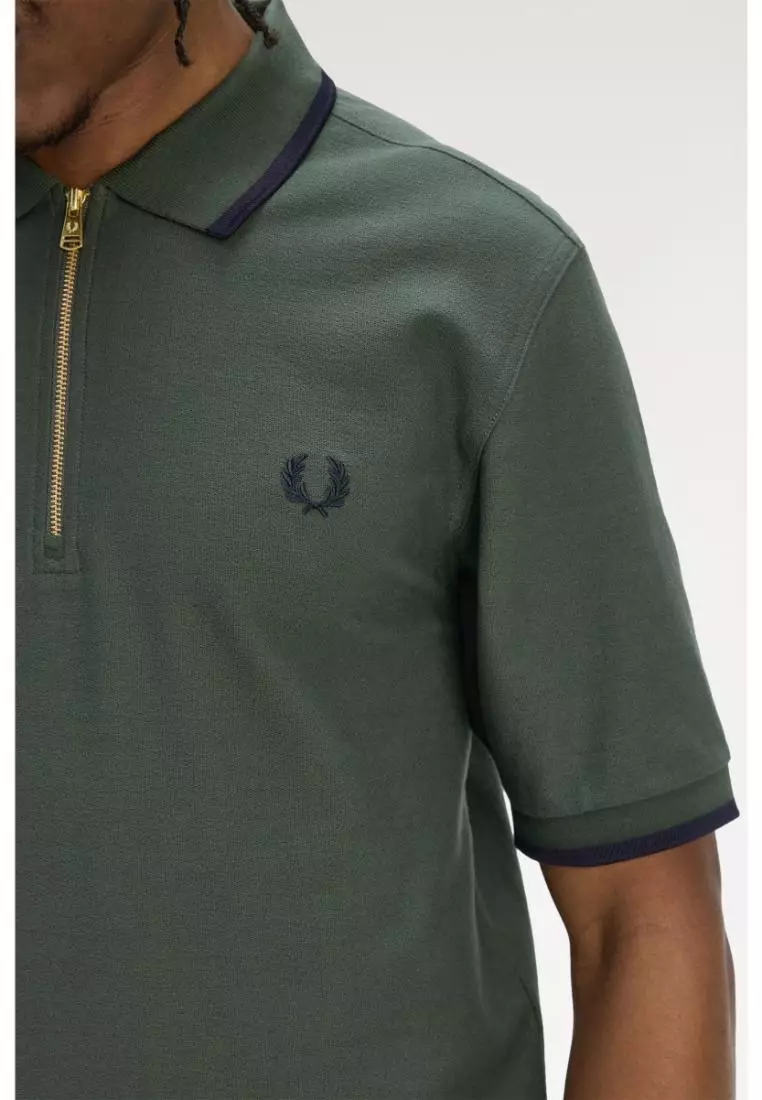 Fred Perry M1672 Crepe Pique Polo Shirt (Court Green)