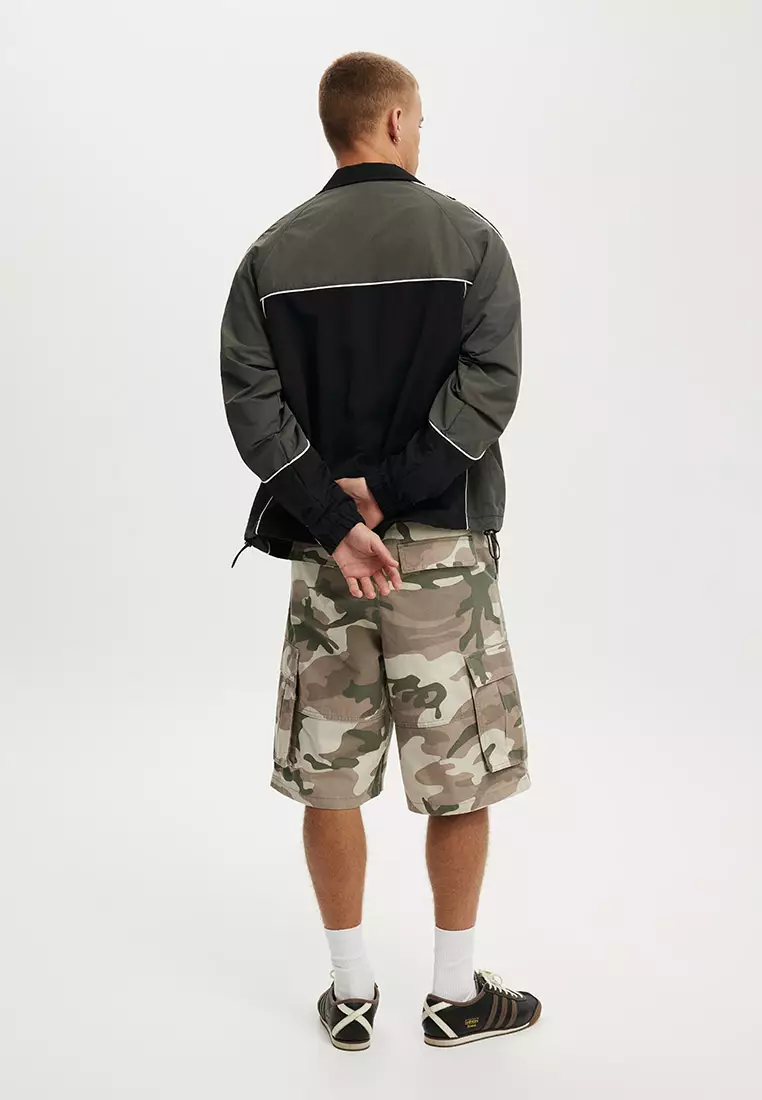 特寬鬆工裝短褲