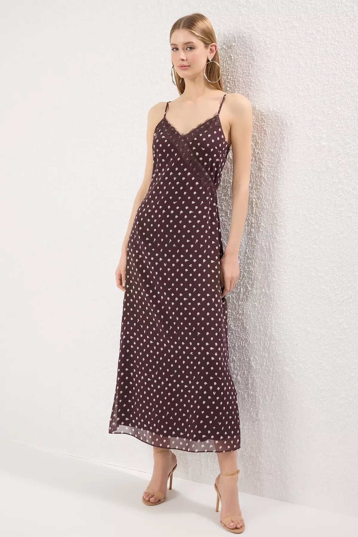 Brown Polka Dot Straight Cut Lace Detail Maxi Woven Dress TWOSS25EL00711