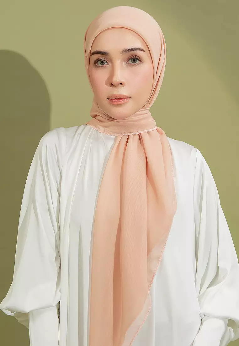 Paris Embroidery Signature Square (Lozy X Hamidah) Creamy