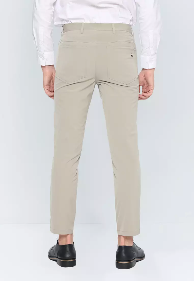 Jobb Active Zach Celana Panjang Pria Modern Slim Fit Light Khaki Warna Light Khaki