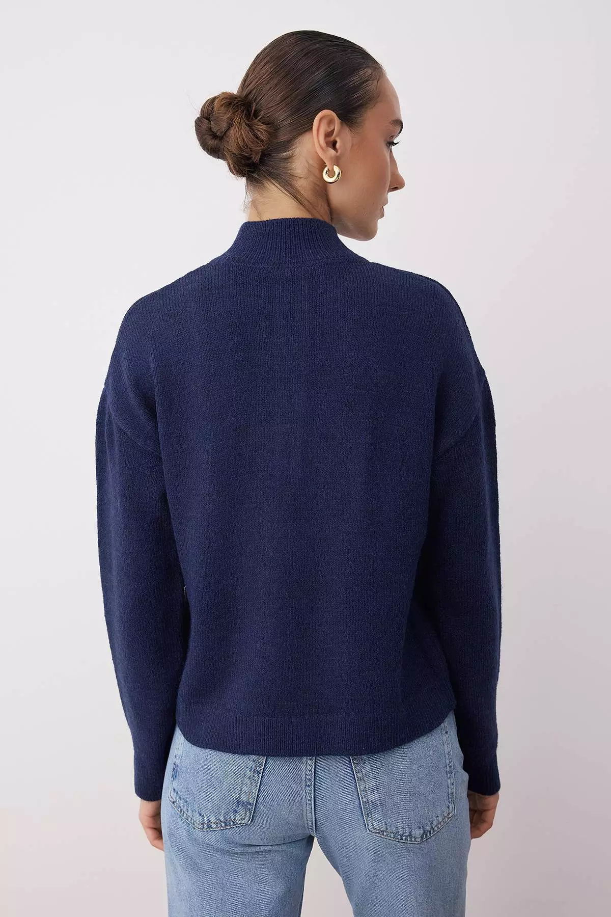 Wardrobe Essentials Navy Blue Soft-Textured Knit Sweater | Twoaw26Kz00074