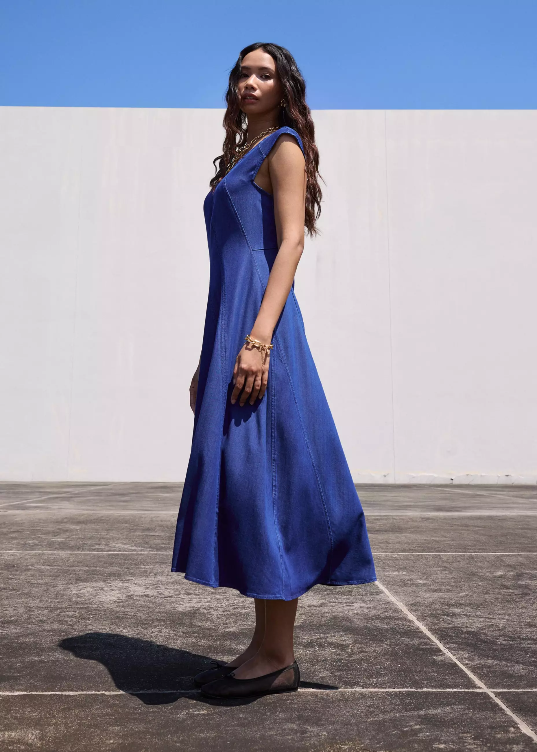 Dress Wanita - Chambray Panelled Cap Sleeve Fit & Flare Midi Dress