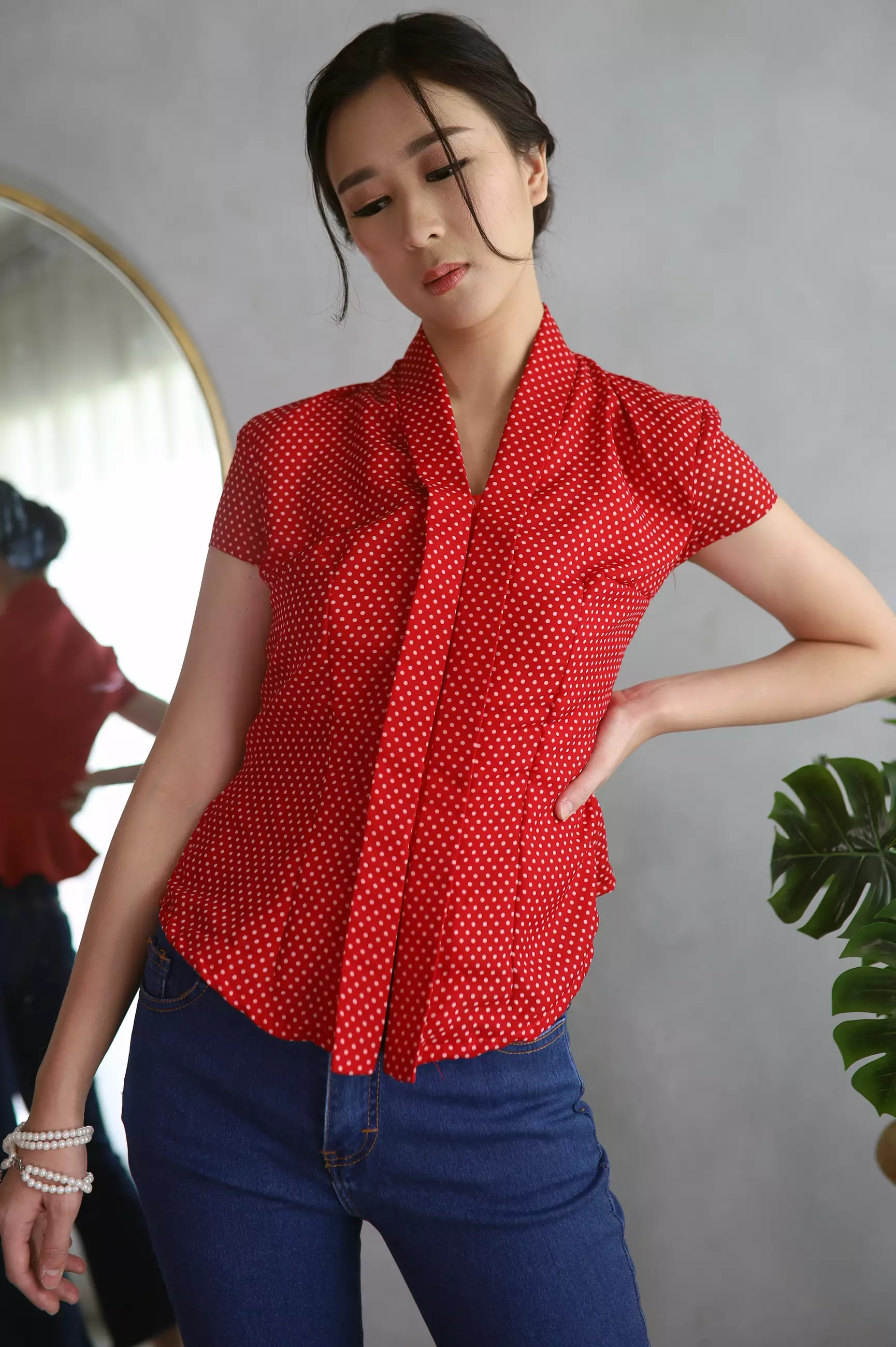 Kuncup Raden Ajeng Merah Kebaya