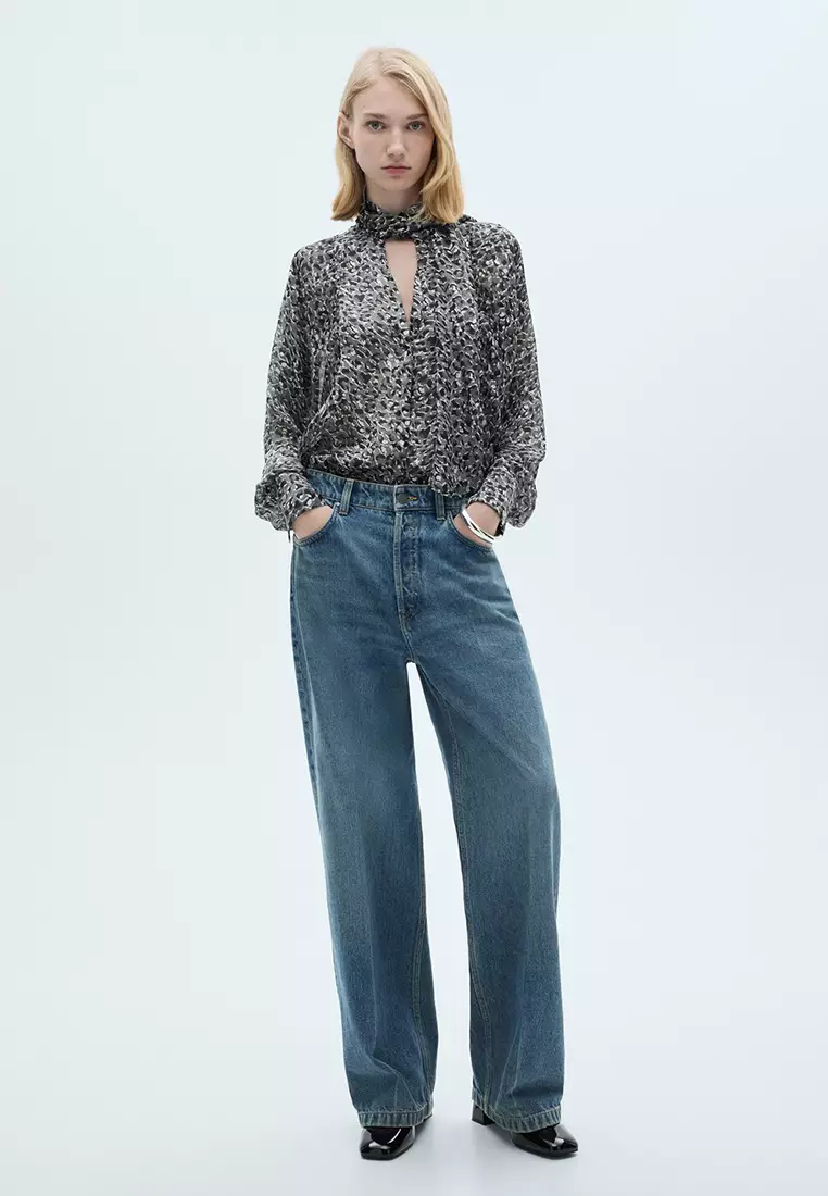 Leopard-Print Blouse With Collar and Bow