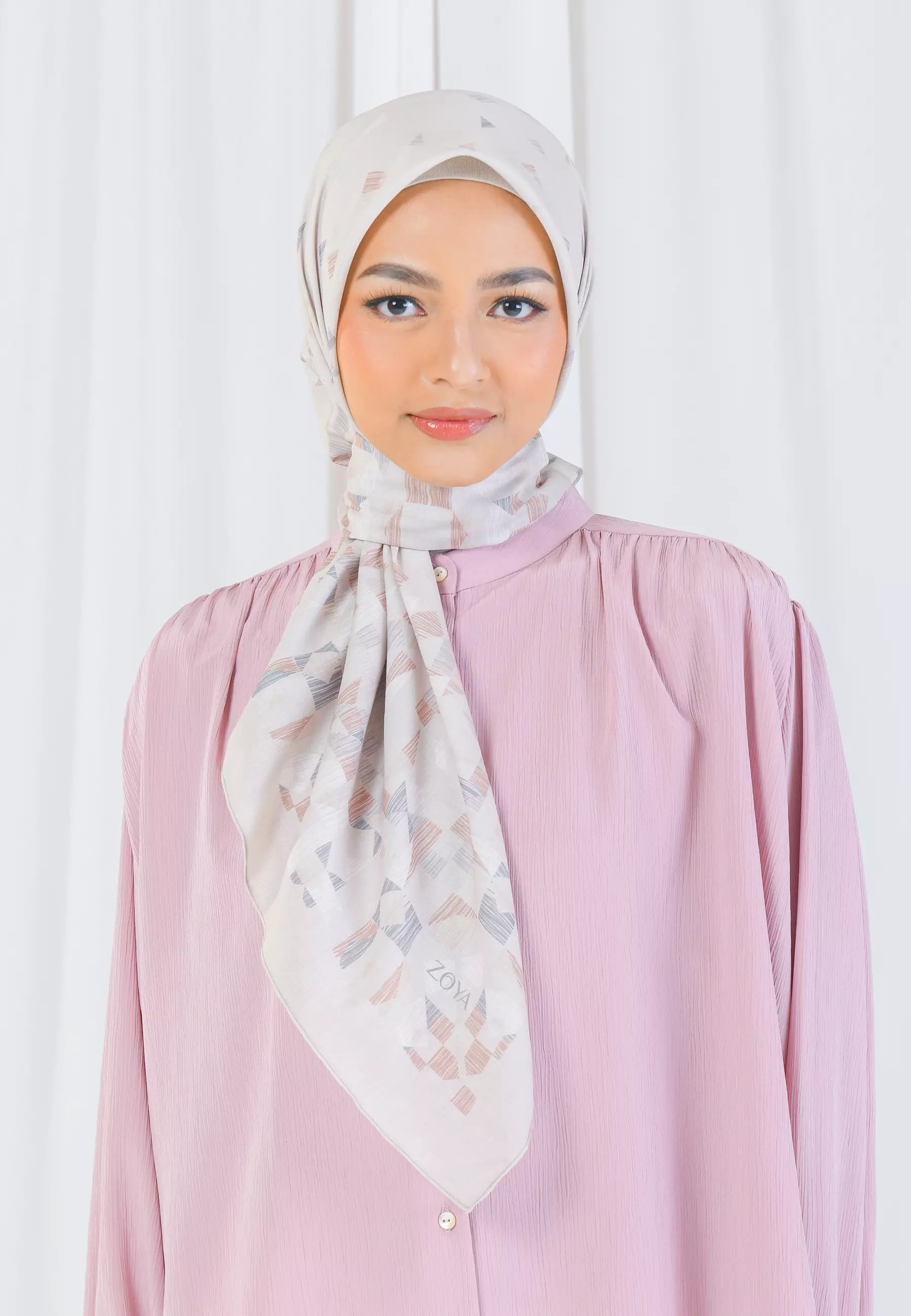 Jual Zoya Zoya Xenara Scarf Ivory Kerudung Hijab Segiempat Motif With