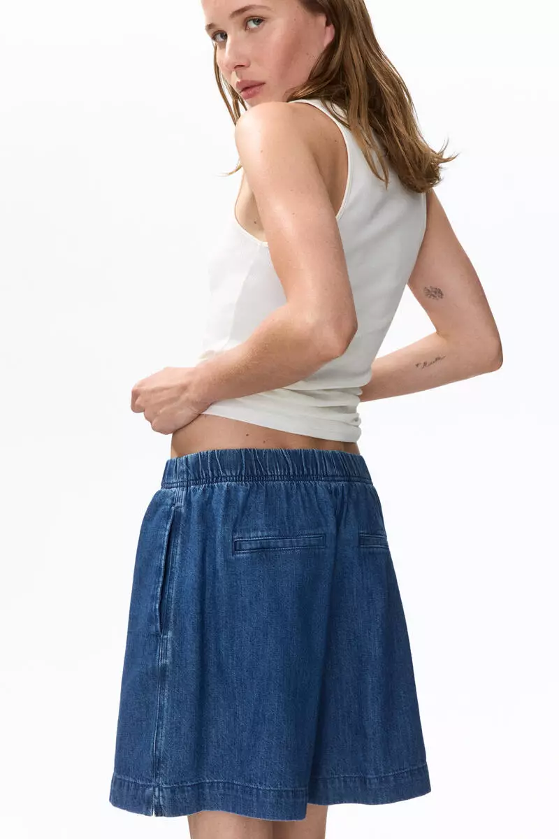 Denim pull-on shorts