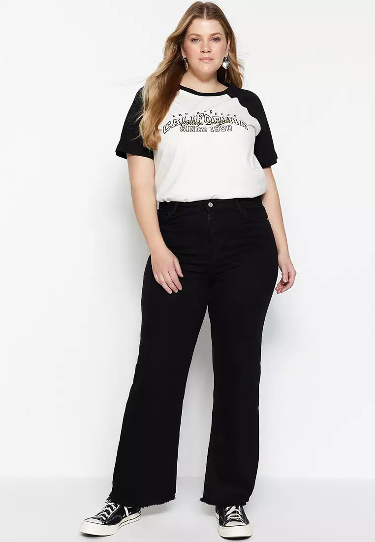 Plus Size Frayed Hem Wide Legs Jeans