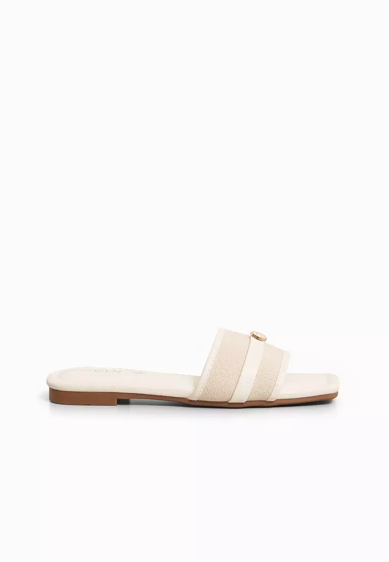 Discount on CLN  shoes - SKU: Novaria Slides