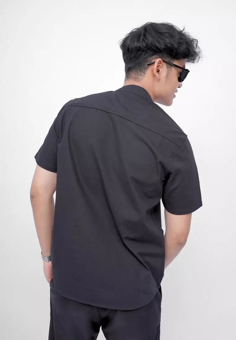 Ryusei Kemeja Kerah Koko Lengan Pendek Kenshiro Black