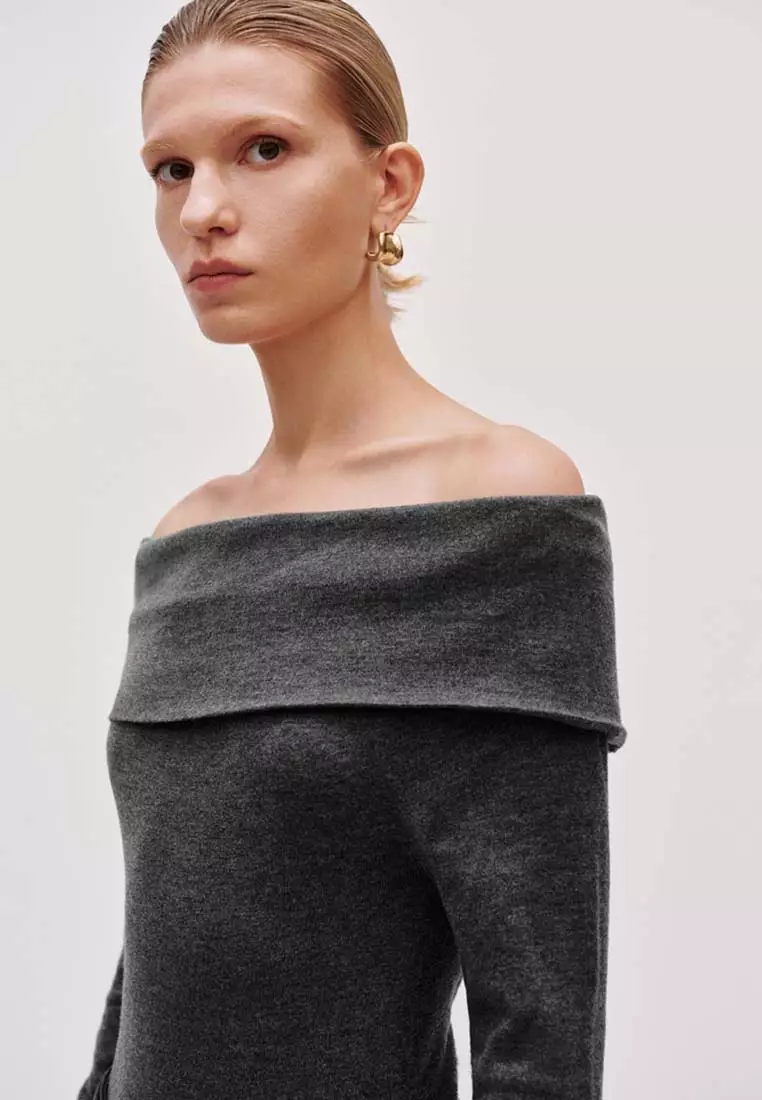 Draped Off-Shoulder Fine Knit Long Sleeve Slim Fit Top