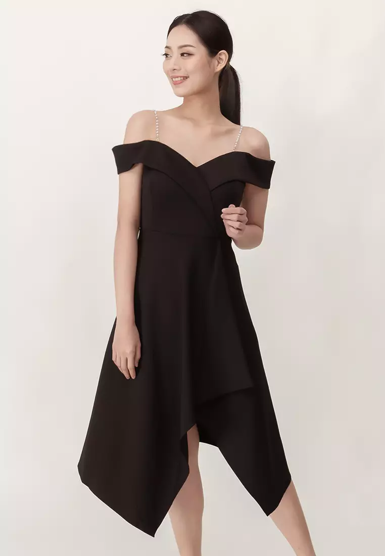 一字肩伞摆中长连衣裙