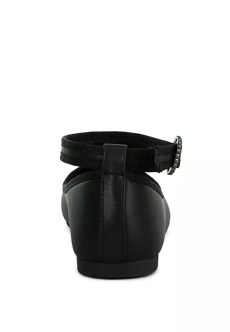 Sepatu Balet Detail Tali Pergelangan Kaki Warna Hitam