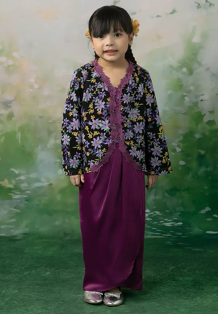 Naqiyah Kebaya Set