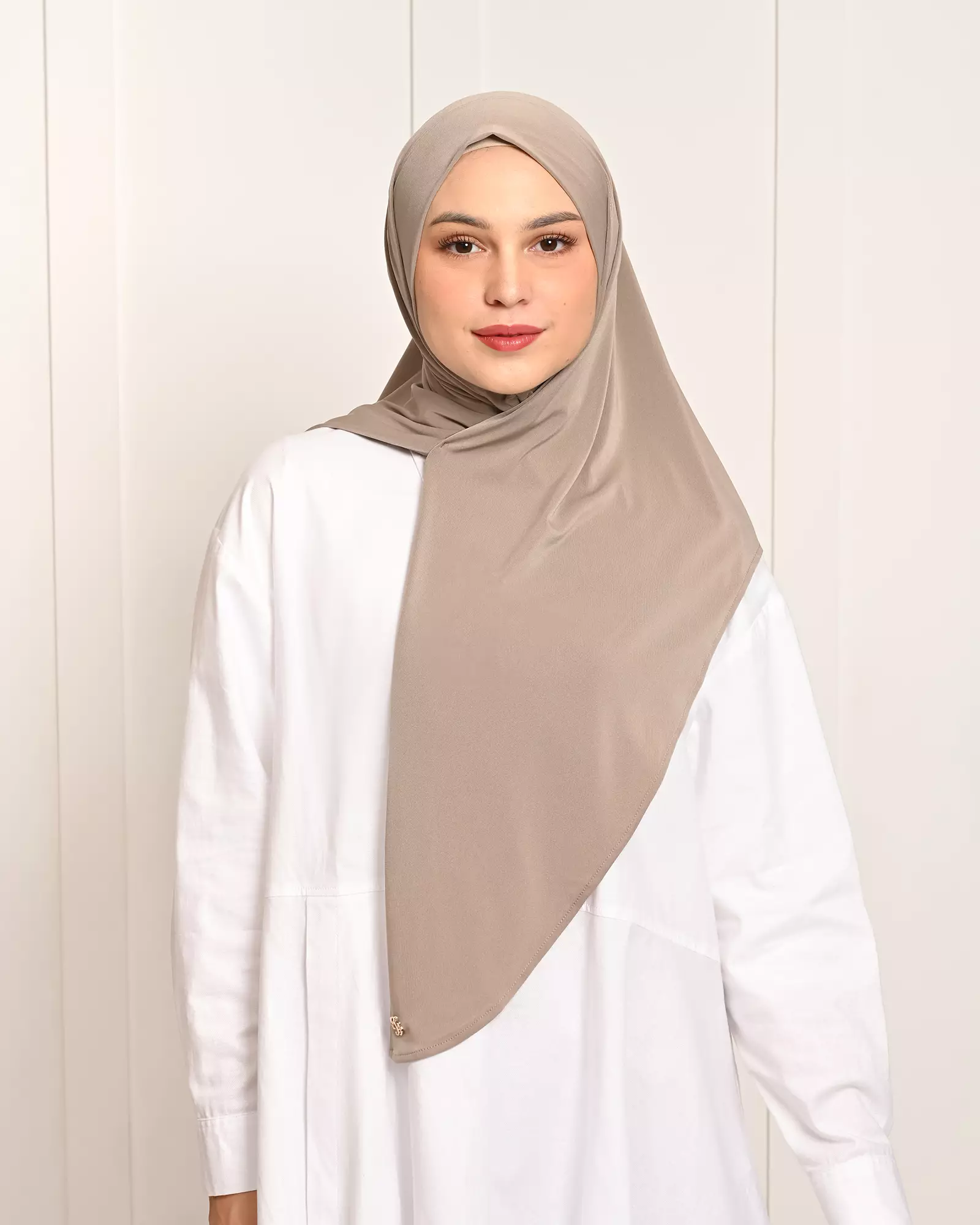 Geulis.id ADIBA INSTANT JERSEY SLIP-ON (6 warna) Hijab - SAND