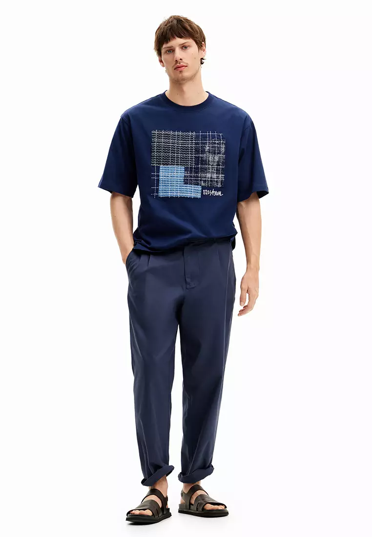 Desigual Man T-shirt with central patch.
