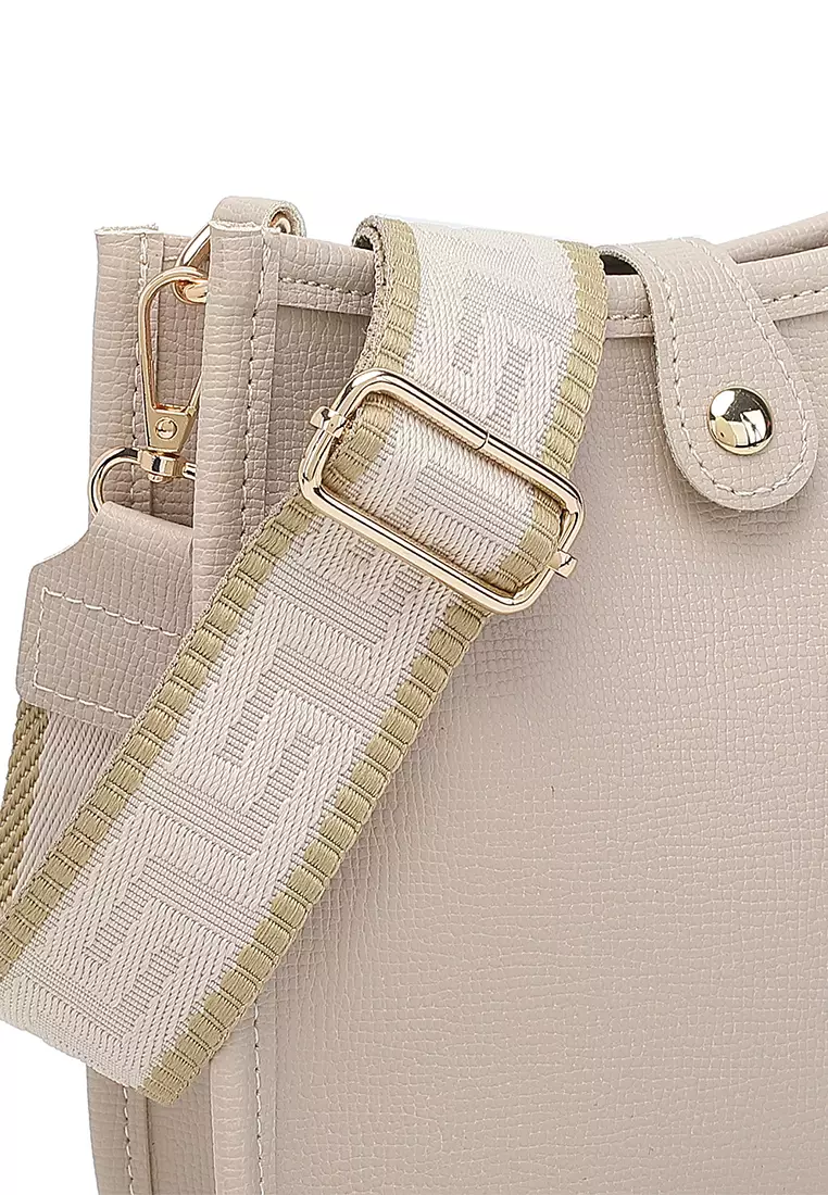 Women's Sling Bag / Crossbody Bag (Tas Selempang Wanita) - Krem