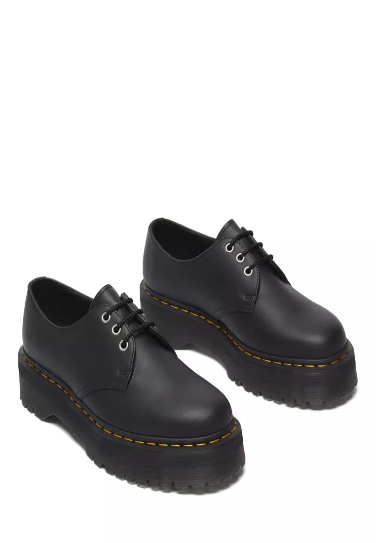 Low top black doc martens best sale