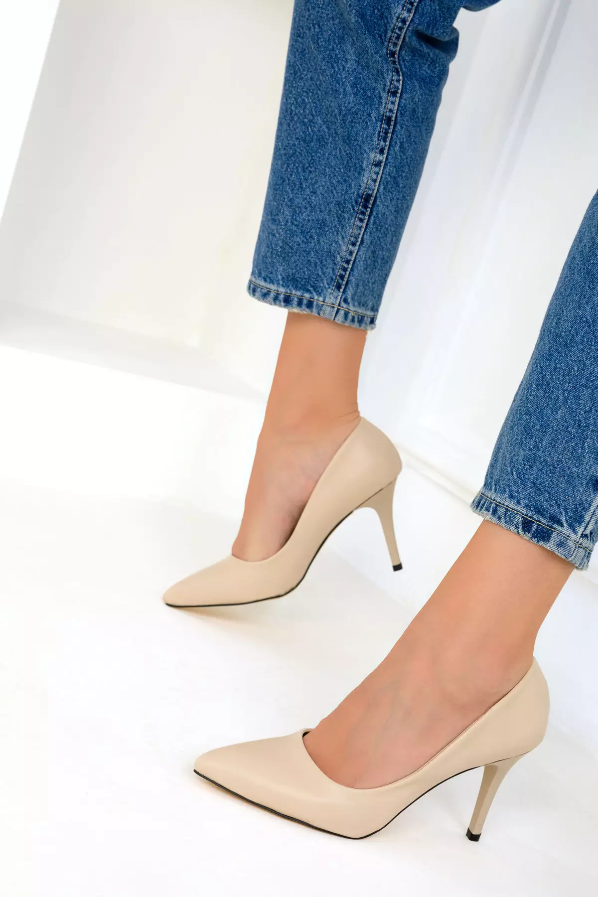 Ten Women's Classic Heeled Shoes - 19550 Model