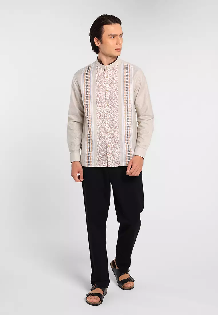 MANZONE X Adipati Dolken - Kemeja Koko Lengan Panjang Pria Alaba Modern Fit - Khaki Warna Khaki