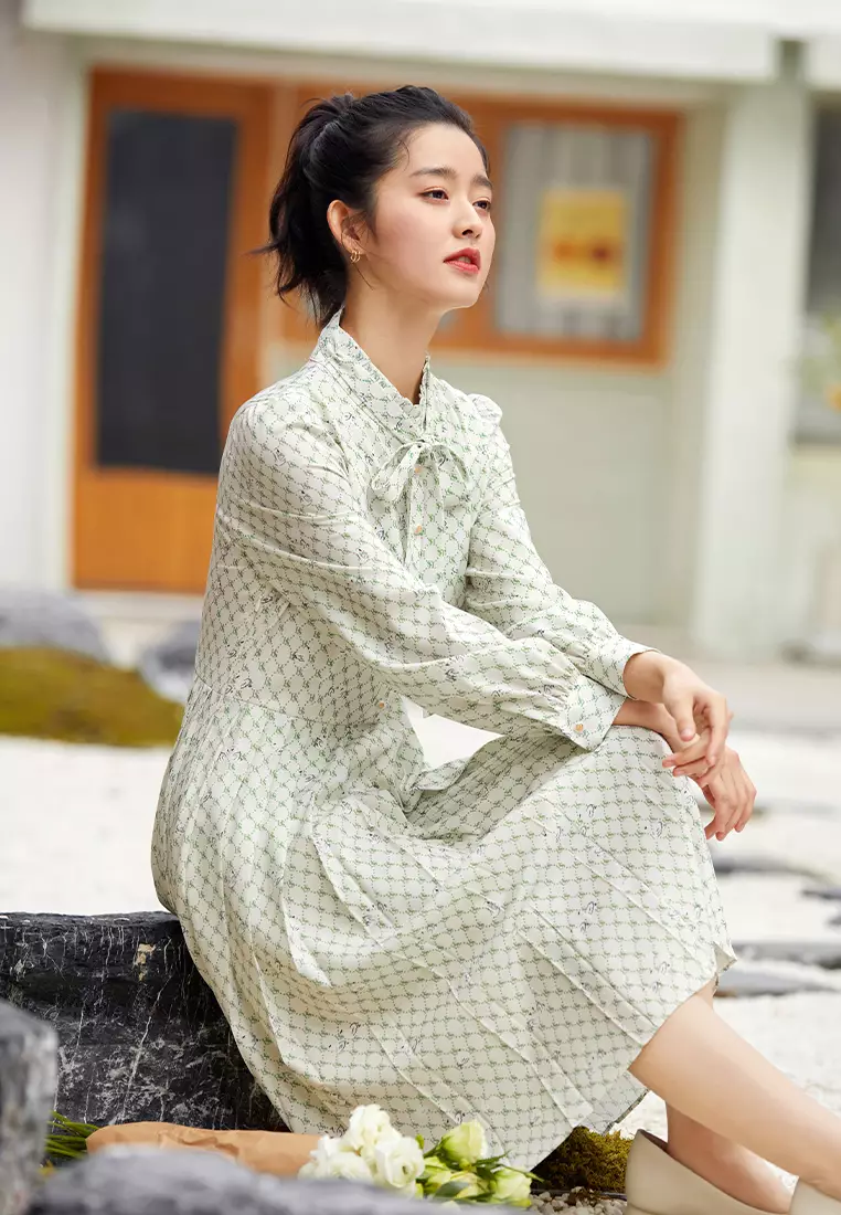 Long Sleeve Floral Midi Dress with Round Collar and Collar Tie