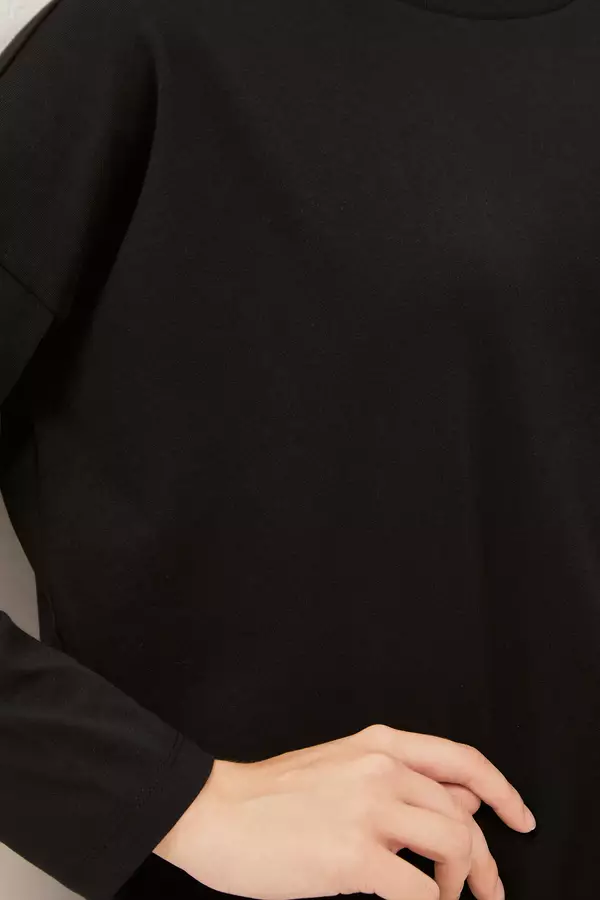 Minimal - Larissa - T-Shirt Lengan Panjang Jersey - Black Warna Black