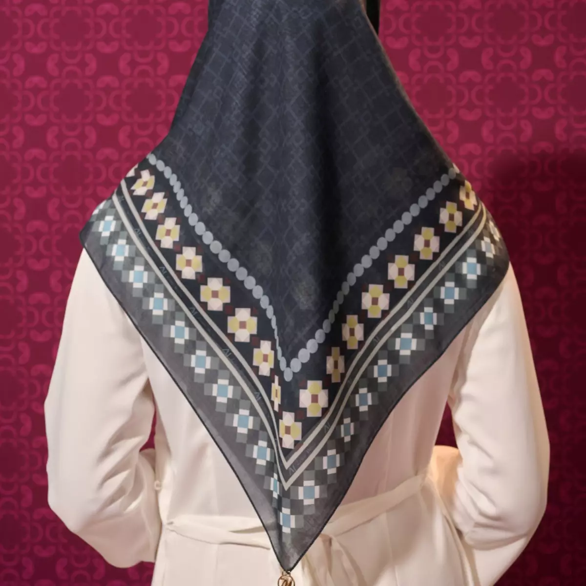 [INCLUDE PREMIUM HARD BOX] ZM Zaskia Mecca - Scarf Harmoni Series Alur Navy | Hijab Premium Square Motif | Kerudung Segi Empat