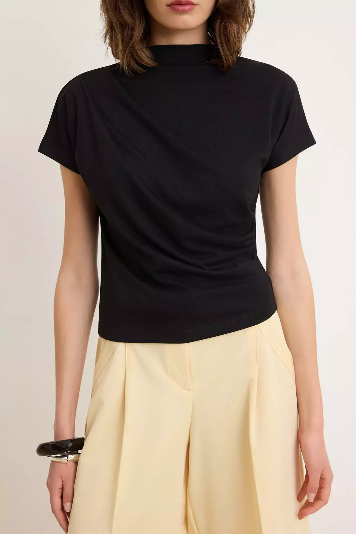 Black Regular Fit Stand Collar Short Sleeve Gathered Knitwear Look Knitted Blouse Twoss26Bz236