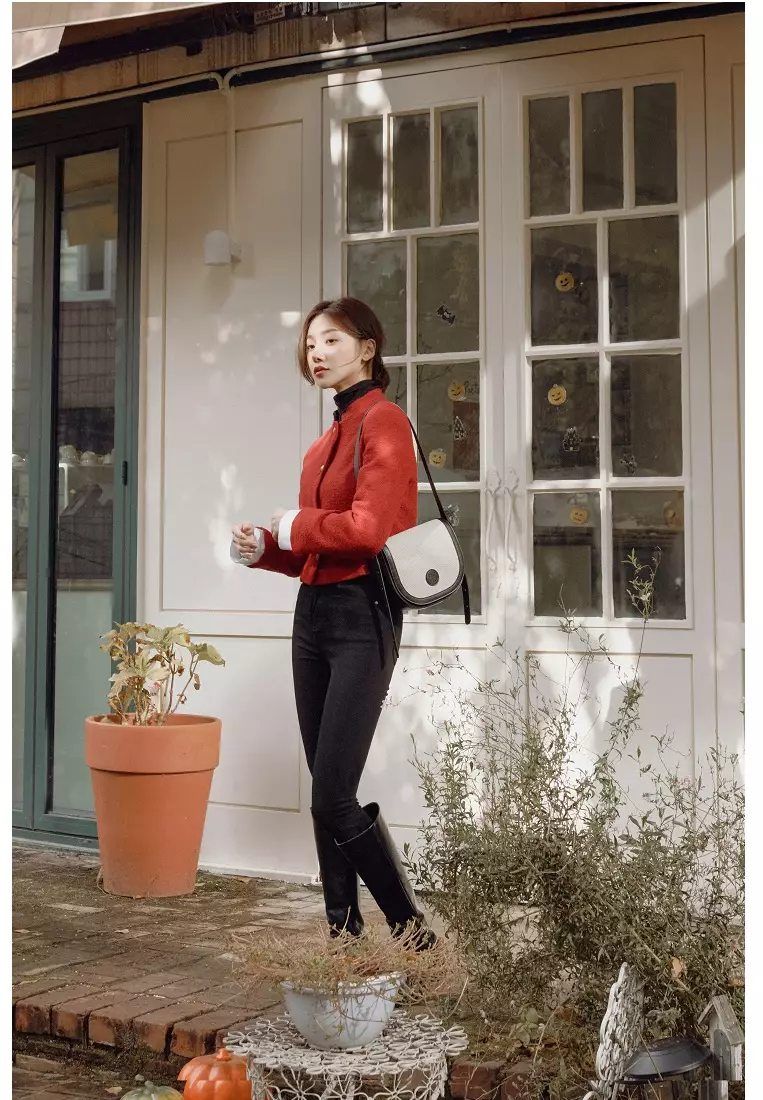 Marhen J Monika Brown