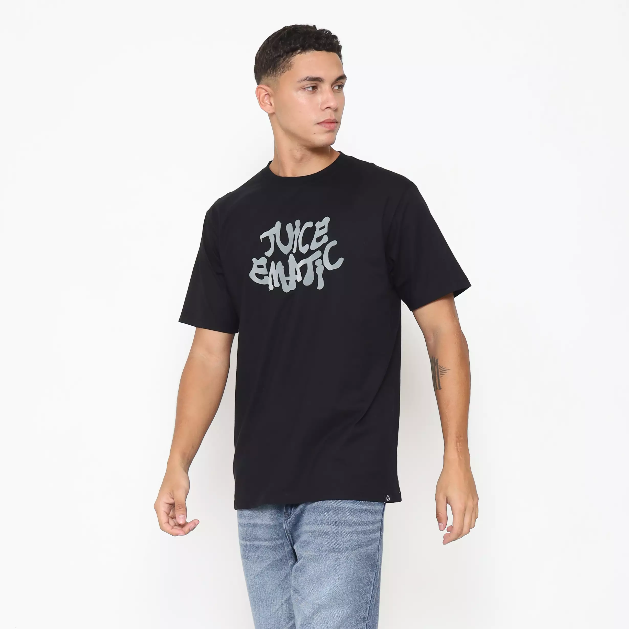 Juice Ematic Kaos Lengan Pendek Kinsley Men Tee Black Planet Surf