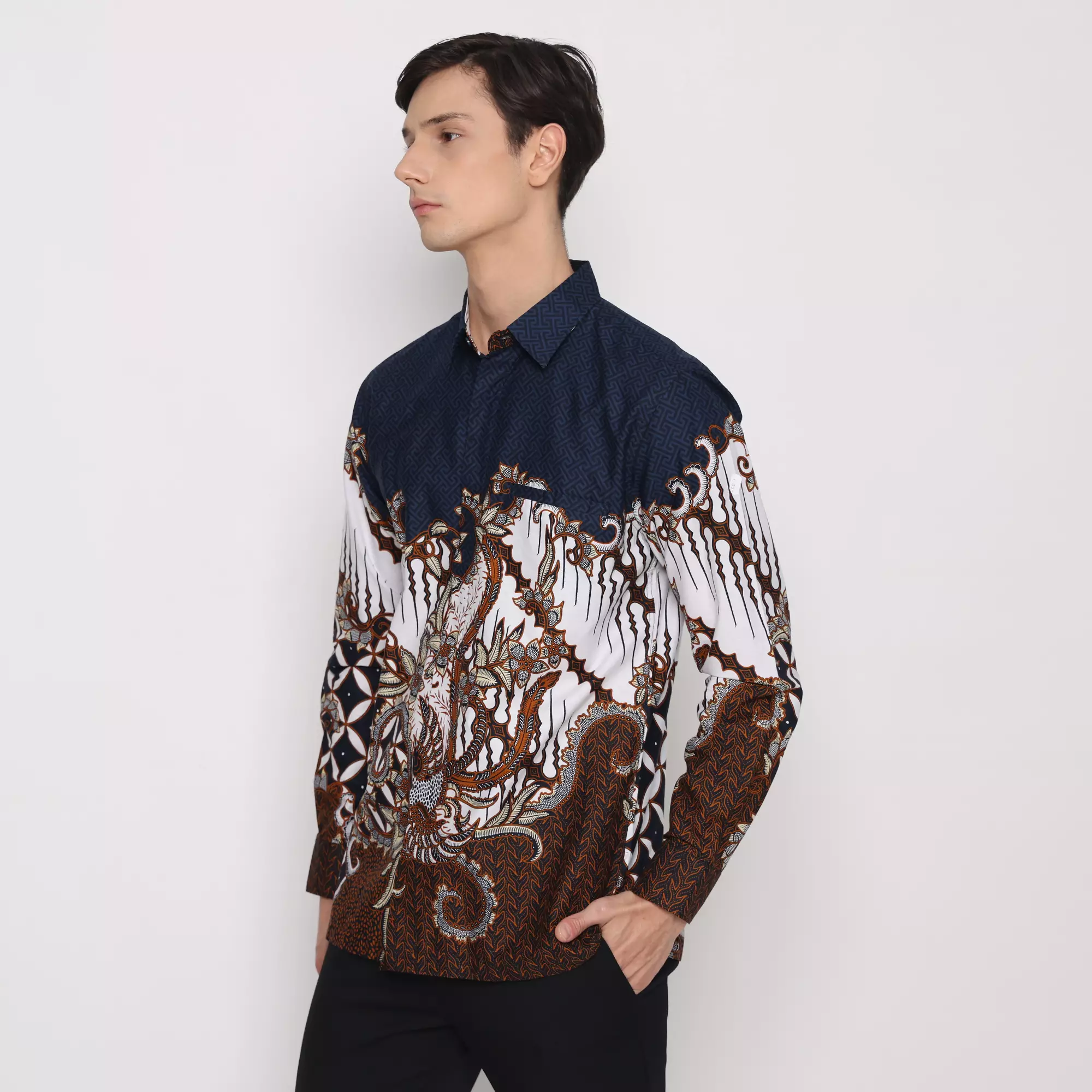 Platini Kemeja Batik Pria Lengan Panjang Katun Navy 36044