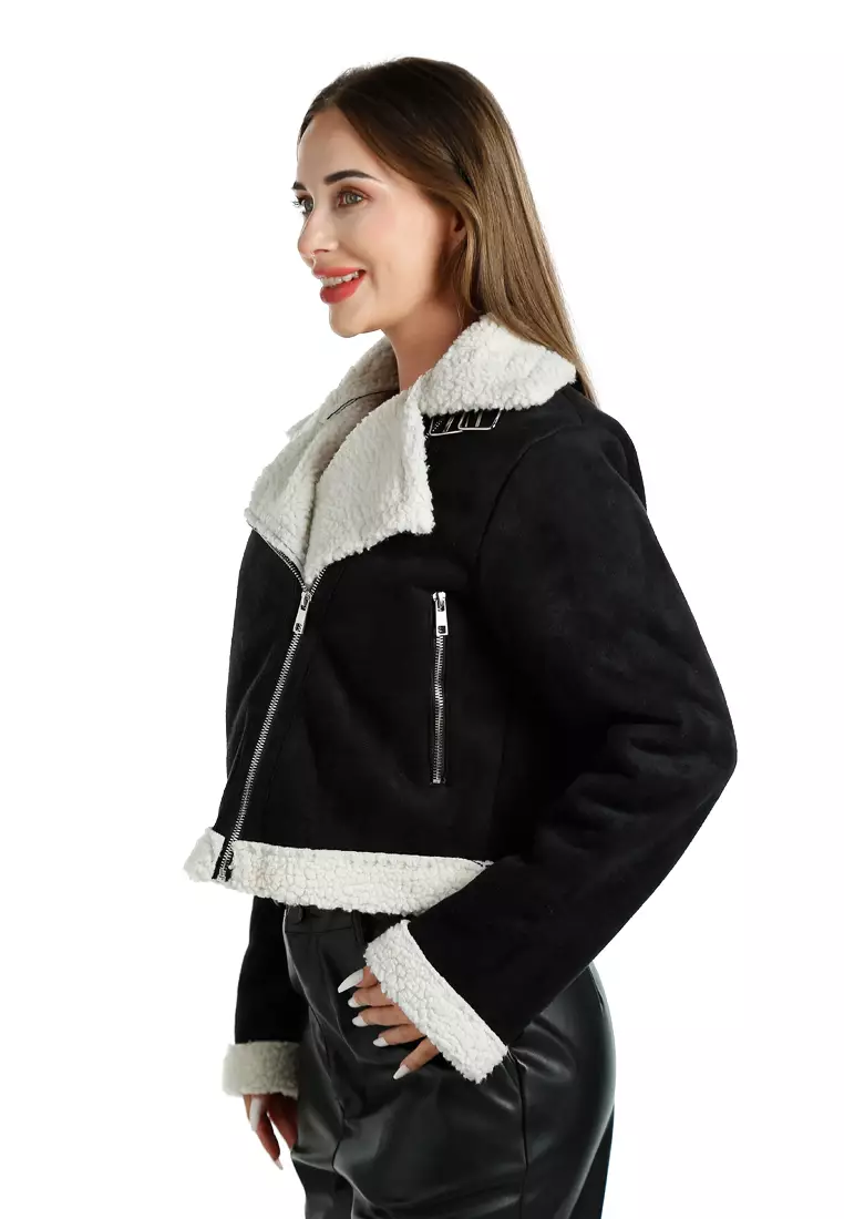 Jaket Sherpa Kerah Lebar Warna Hitam