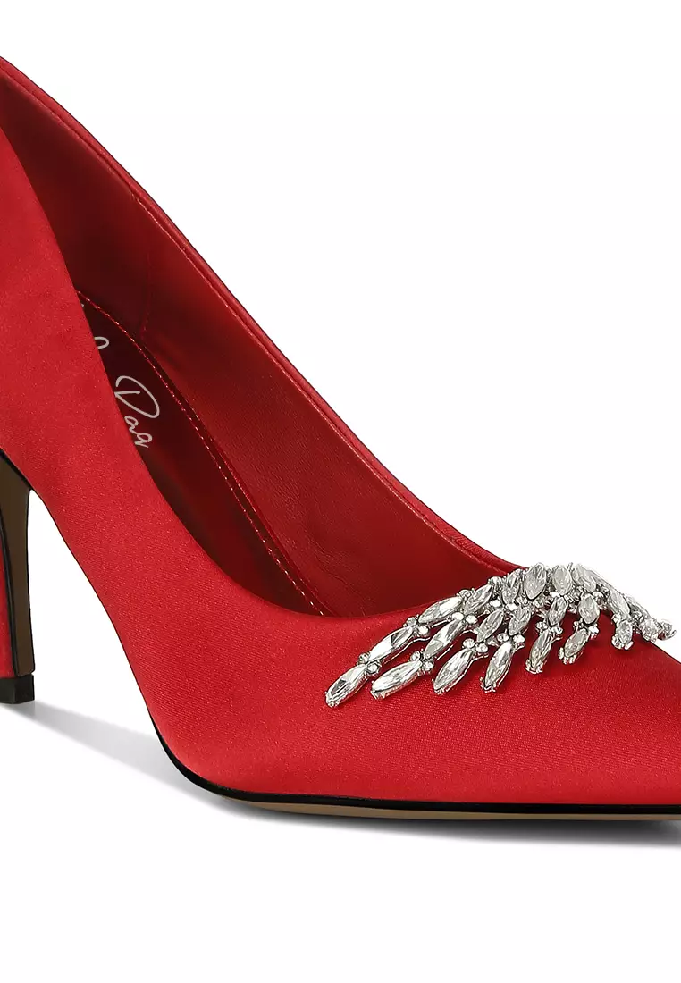 Bros Berlian Imitasi Detail Satin Pumps Warna Merah