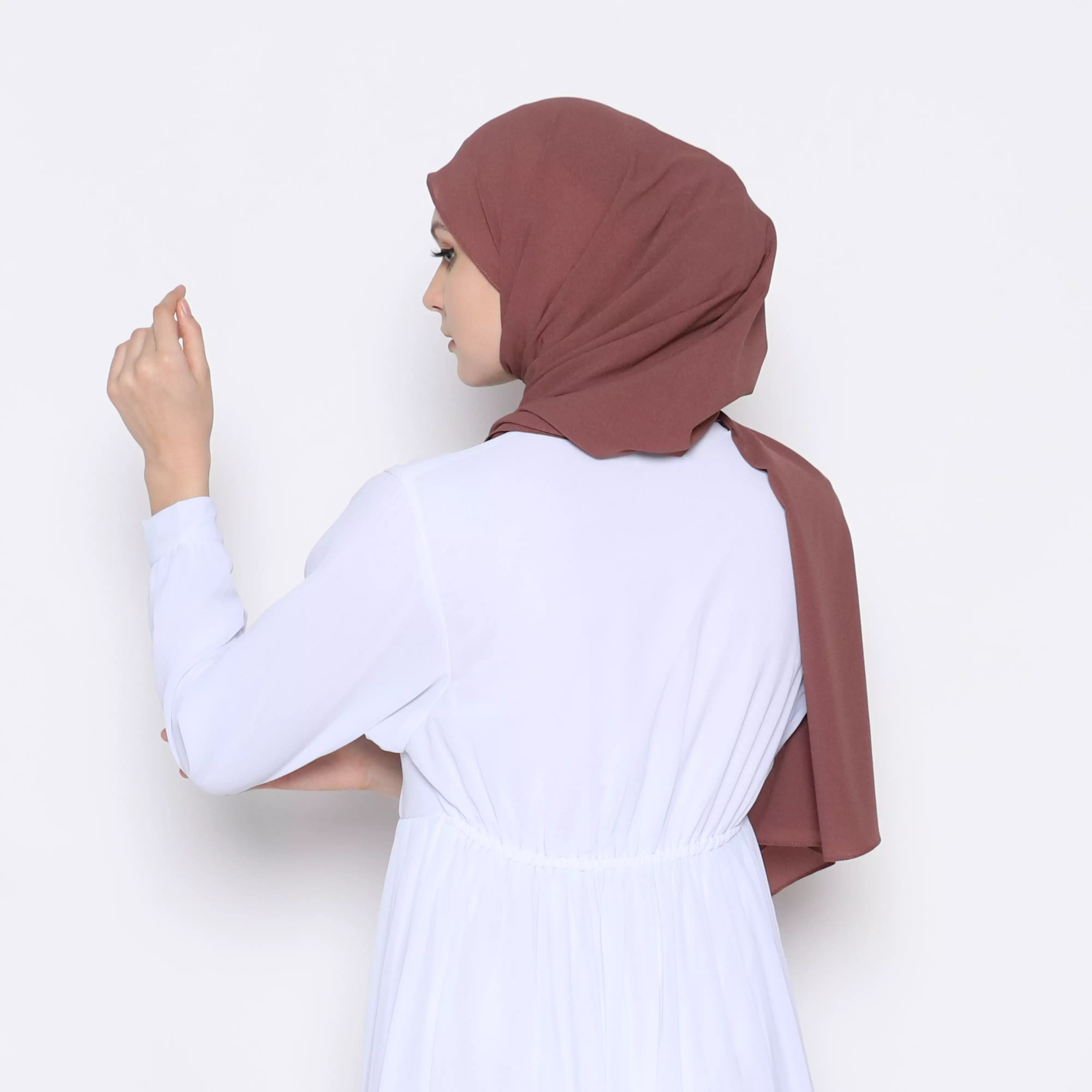 Pasmina Diamond Jahit Tepi Brownies