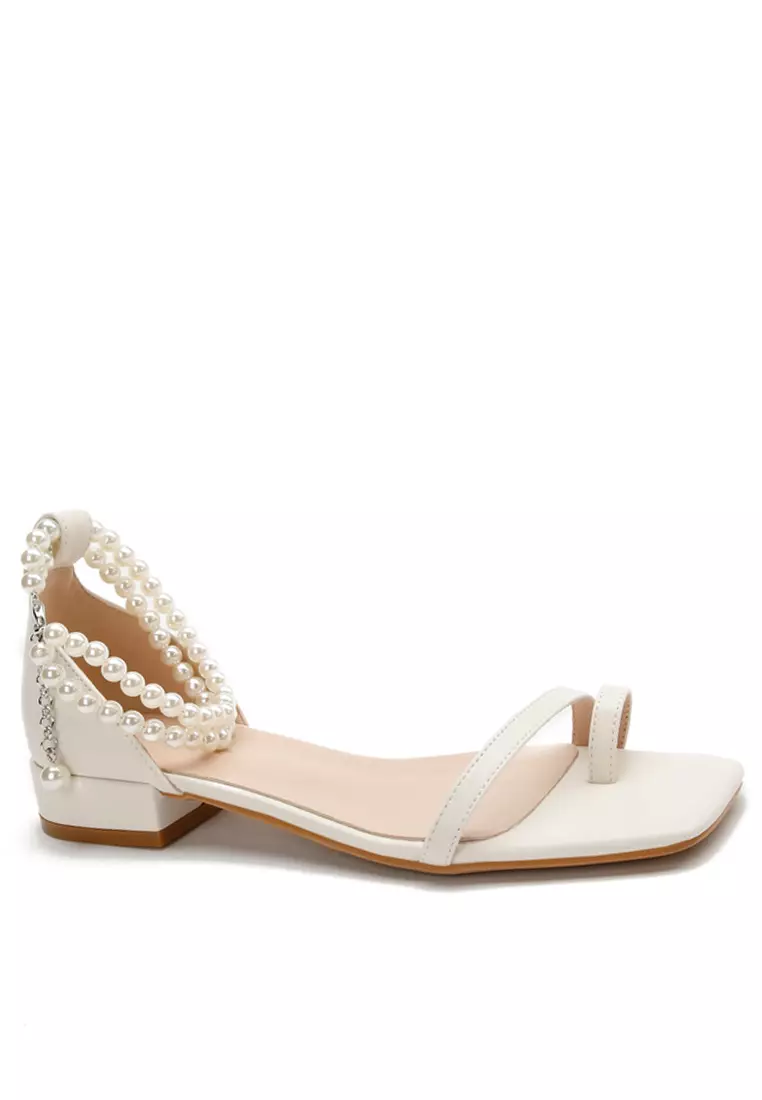 Discount on Twenty Eight Shoes  shoes - SKU: 2.5cm Pearl Strap Toe Sandals Te730-3