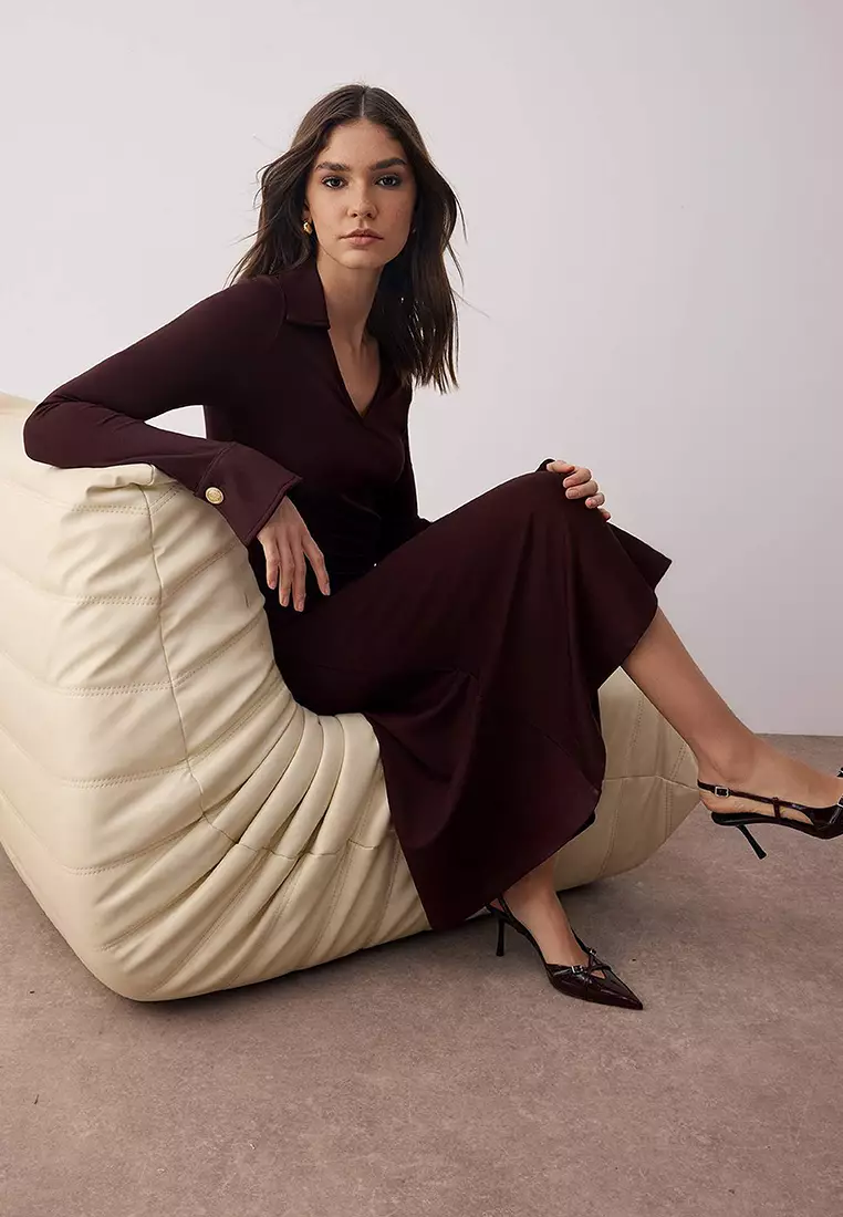 Brown Skater Gathered Detailed V-Neck Button Detailed Interlock Flexible Knit Dress Twoaw26El00017