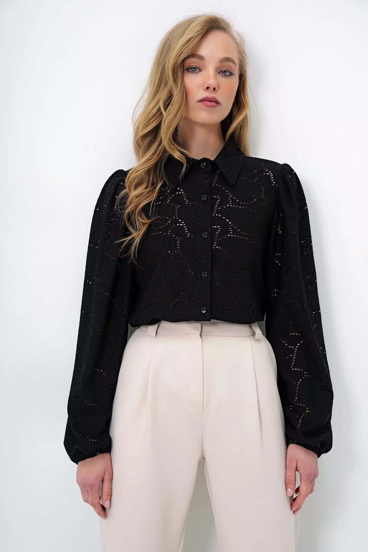Long Sleeves Lace Shirt