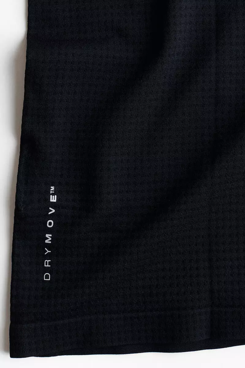 Muscle Fit Sports T-shirt with DryMove™