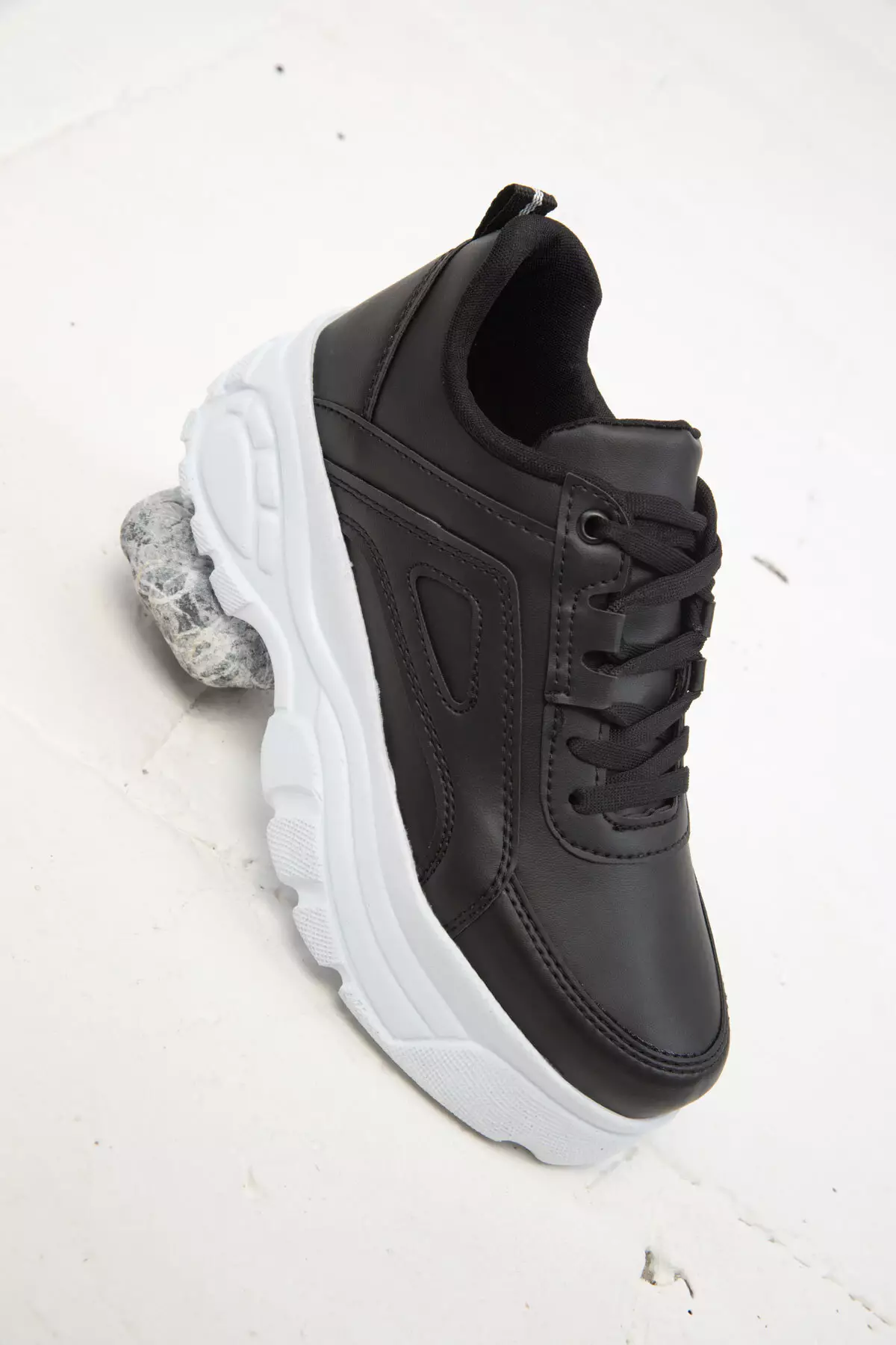 19729 Model Black Women's Sneakers