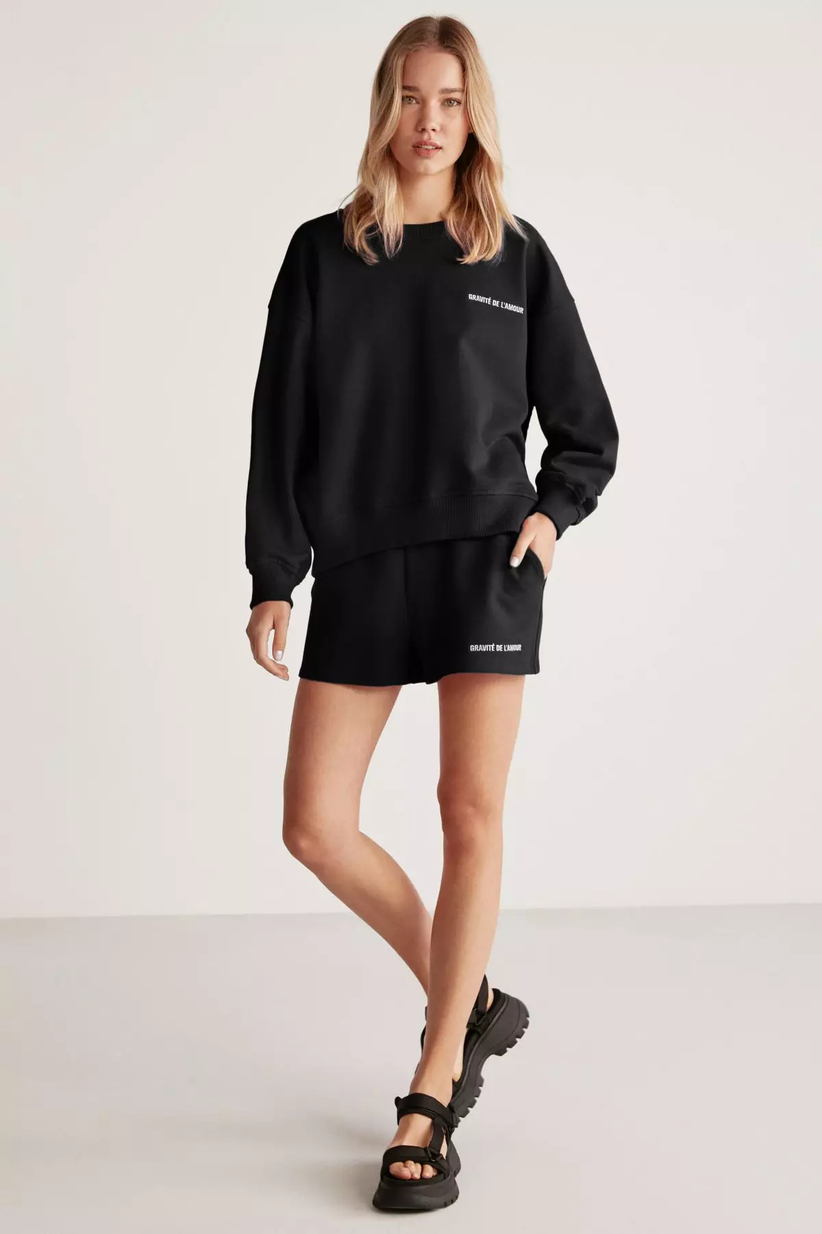 Carrol Embroidered Shorts