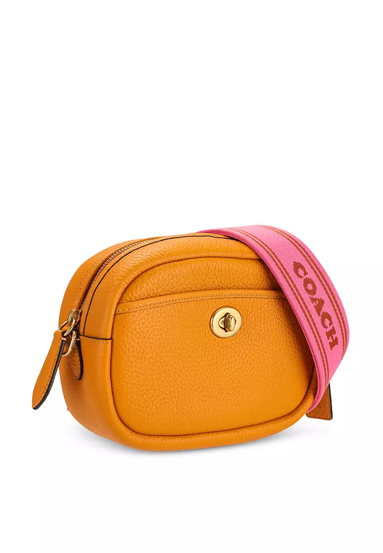 網上選購Coach Soft Pebble Leather Camera Bag with Leather and bing Strap