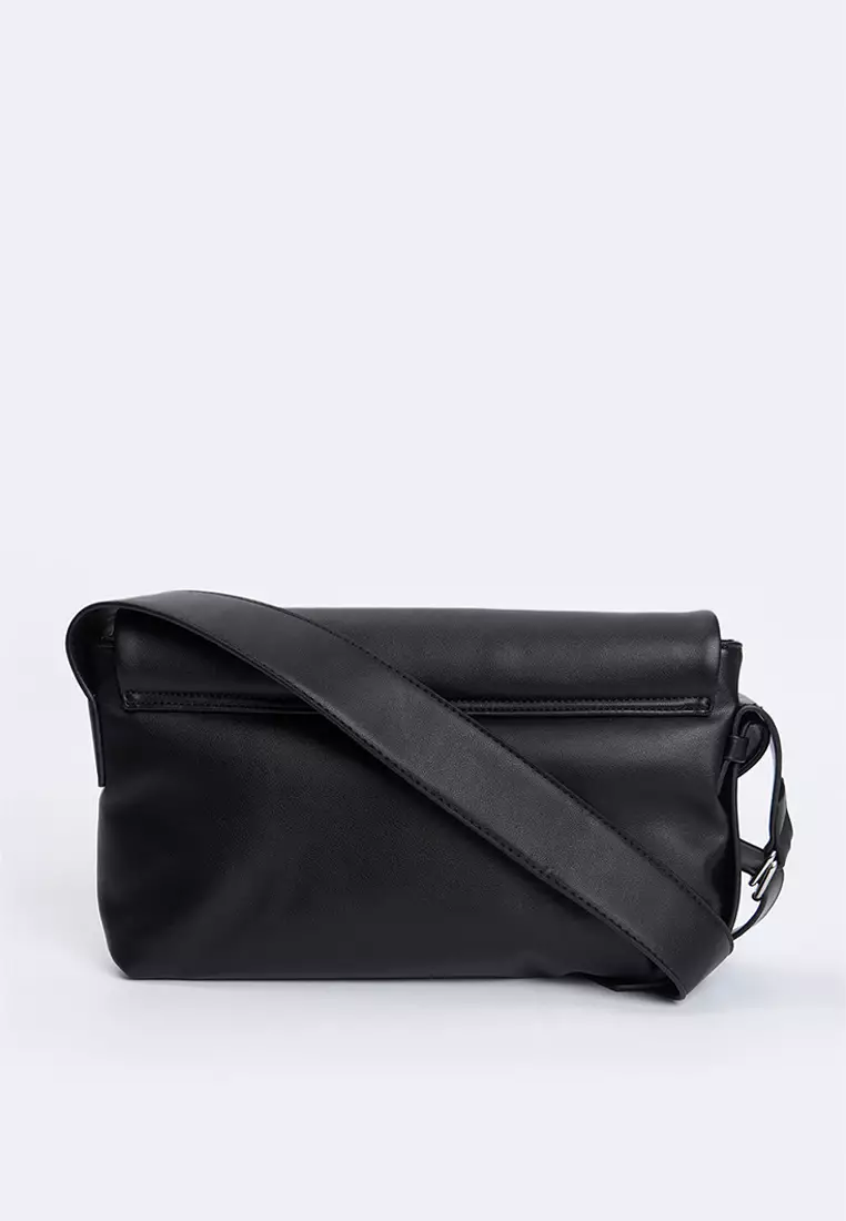 Dress Code Messenger Bag