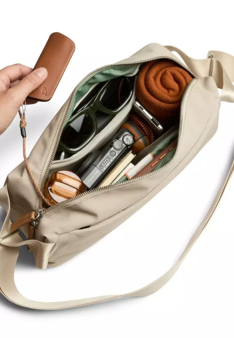 Bellroy Classic Sling 7L - Tahini