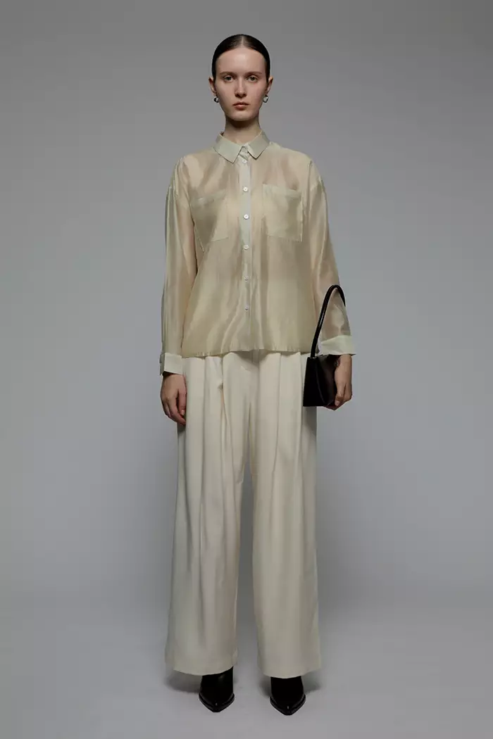 COTTONINK Studio - Atasan Kemeja Wanita Beige Sero #StudioEssentials